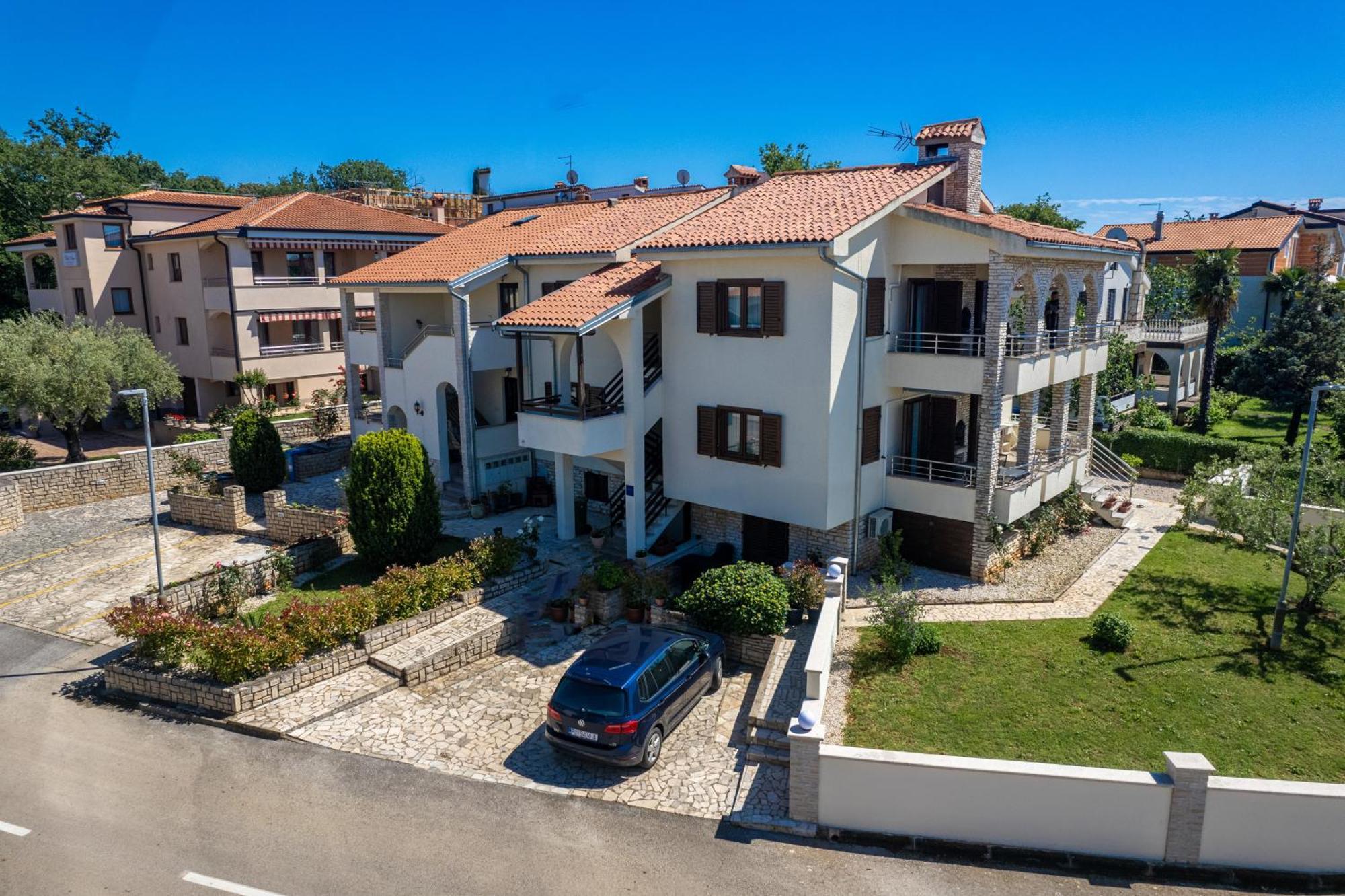 Apartments Marizela Пореч Екстер'єр фото
