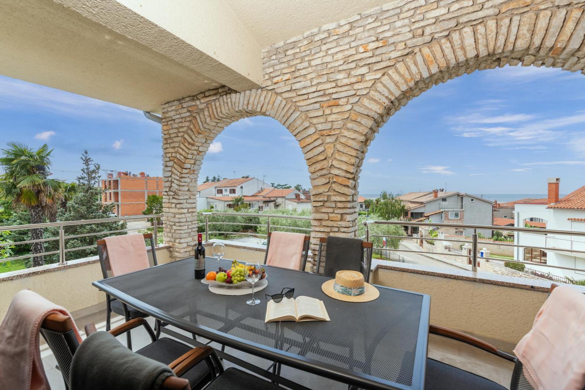 Apartments Marizela Пореч Екстер'єр фото