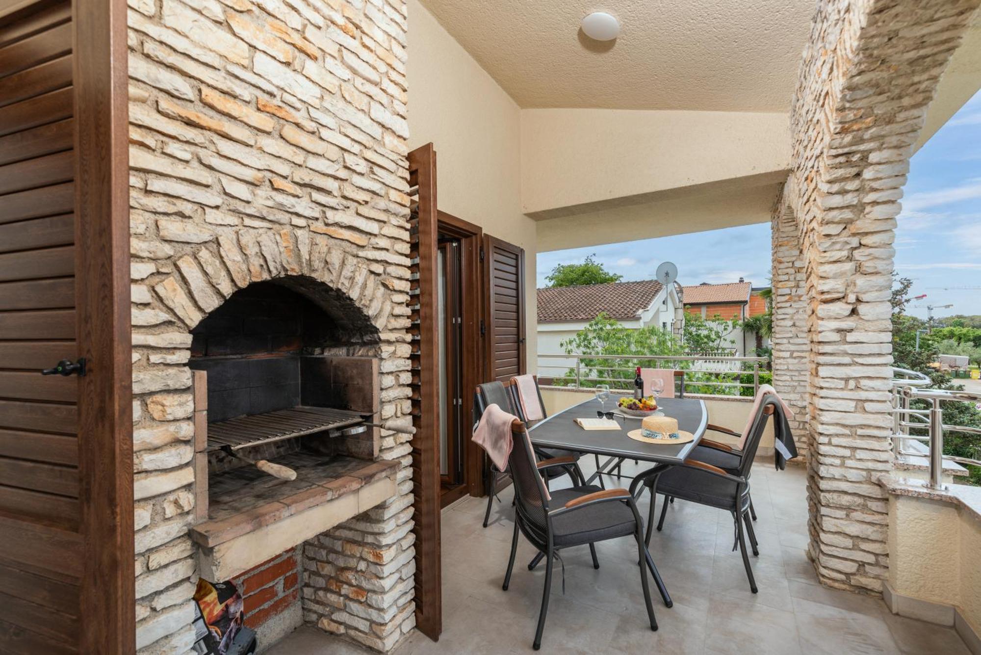 Apartments Marizela Пореч Екстер'єр фото