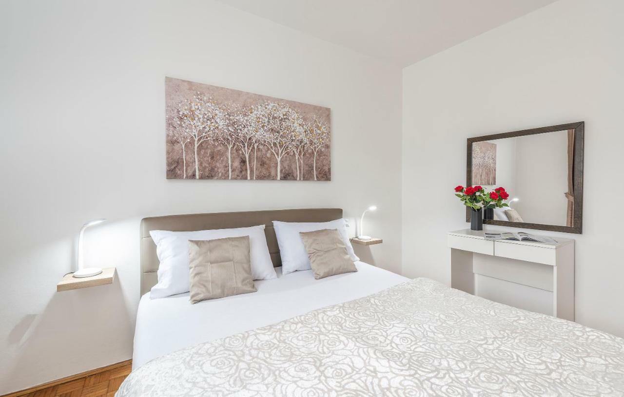 Apartments Marizela Пореч Екстер'єр фото