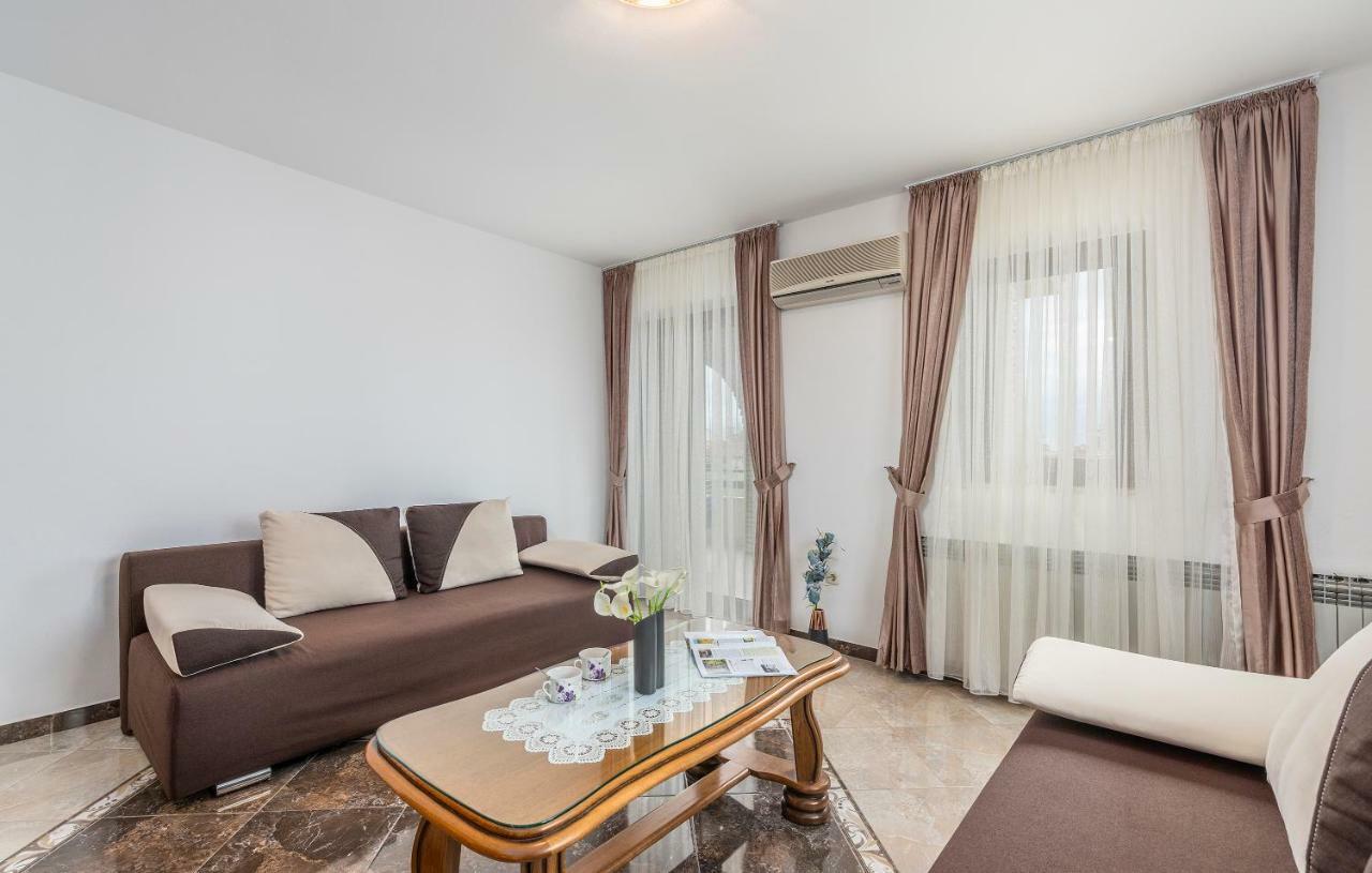 Apartments Marizela Пореч Екстер'єр фото
