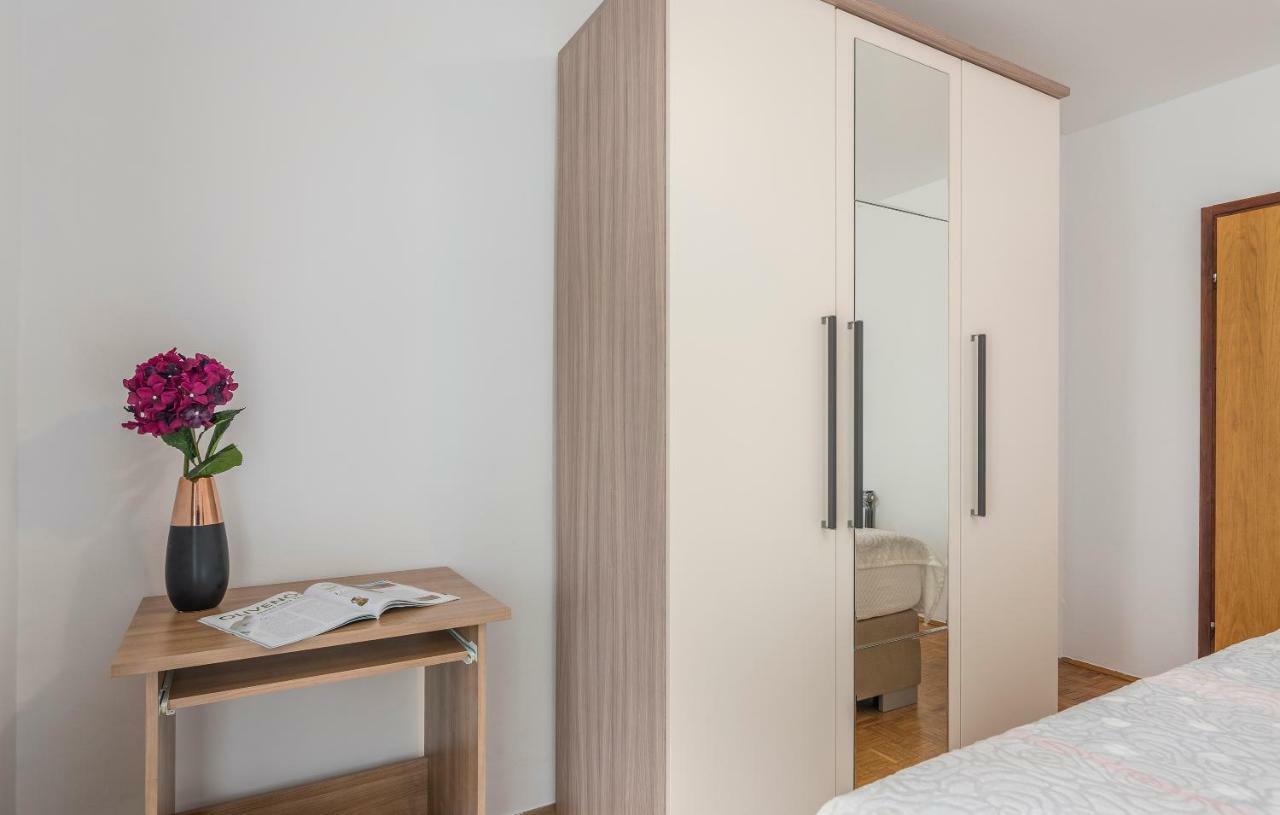 Apartments Marizela Пореч Екстер'єр фото